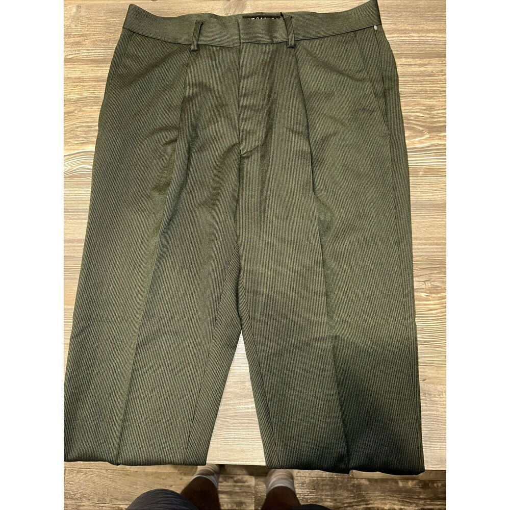 ASOS Men's Size 32x25 Green Pleated Front Straight Cuffed Hem Dress Pants. N